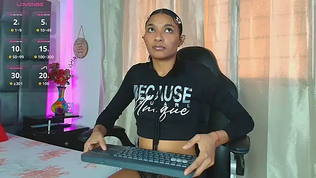 TashaNaughty4u online show from June 11, 2026, 7:34 pm
