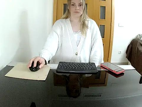 Adelyxveex online show from November 29, 2025, 11:19 pm