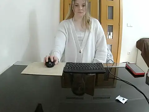 Adelyxveex online show from December 18, 2025, 11:27 am