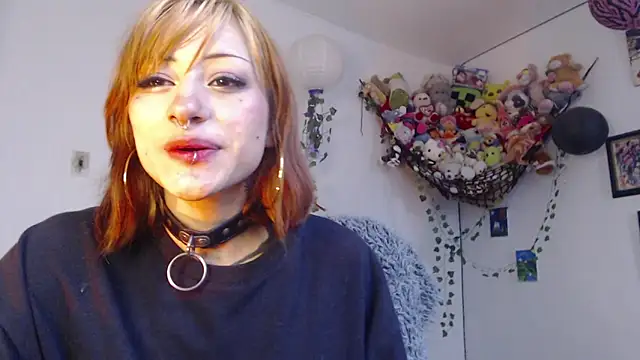Snapshot of Layla_quinn chatting on May 21, 2026, 8:05 pm Layla quinn online show from May 21, 2026, 8:05 pm