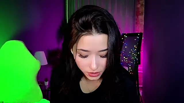 Snapshot of RedMidnight chatting on July 28, 2026, 8:52 pm RedMidnight online show from July 28, 2026, 8:52 pm