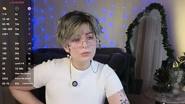 Snapshot of Spider_Arti chatting on December 15, 2025, 9:19 pm Spider Arti online show from December 15, 2025, 9:19 pm