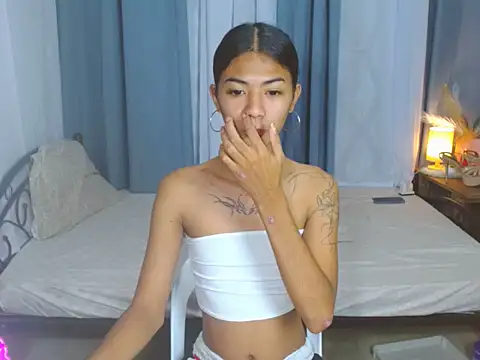 SamaraMillers online show from December 21, 2025, 7:48 am