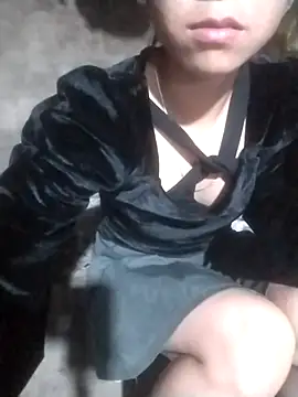 tieutam122 online show from March 11, 2026, 10:49 pm