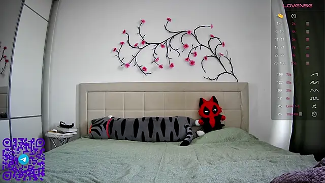 ArianeRandy online show from May 23, 2026, 3:05 pm