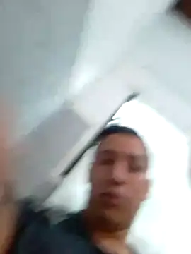 Snapshot of Alvarezz0202 chatting on June 18, 2026, 4:33 pm Alvarezz0202 online show from June 18, 2026, 4:33 pm