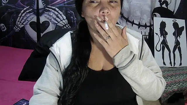 Snapshot of vivian-milf chatting on June 9, 2026, 2:34 am vivian-milf online show from June 9, 2026, 2:34 am