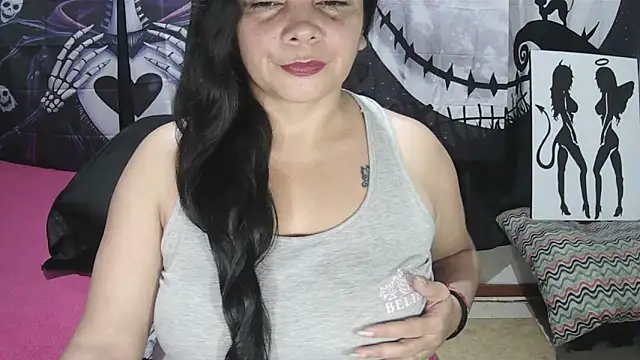 Snapshot of vivian-milf chatting on June 13, 2026, 1:47 am vivian-milf online show from June 13, 2026, 1:47 am