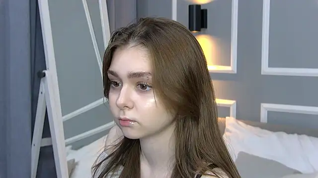 Snapshot of NatalieCroft chatting on December 5, 2025, 6:11 am NatalieCroft online show from December 5, 2025, 6:11 am