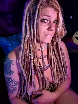 Snapshot of Horny_hippie chatting on December 23, 2025, 8:01 am Horny hippie online show from December 23, 2025, 8:01 am