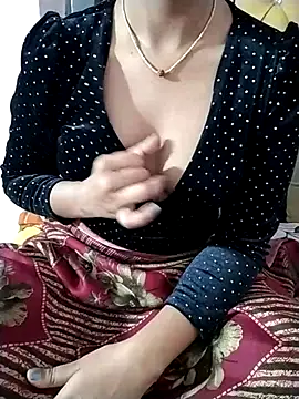 RASHMI SHARMA9 online show from January 7, 2026, 5:04 pm