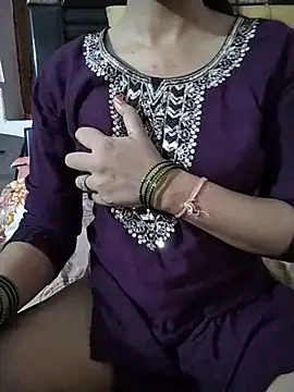 RASHMI SHARMA9 online show from July 14, 2026, 5:51 pm