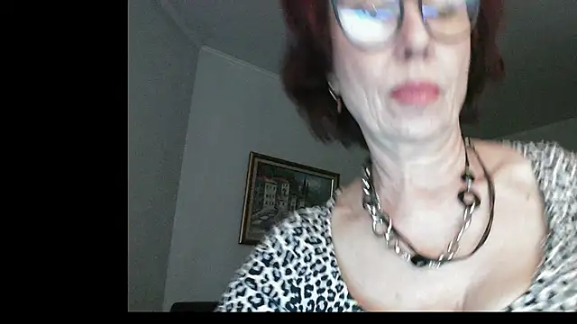 Kelly Flurr online show from December 5, 2025, 8:45 am