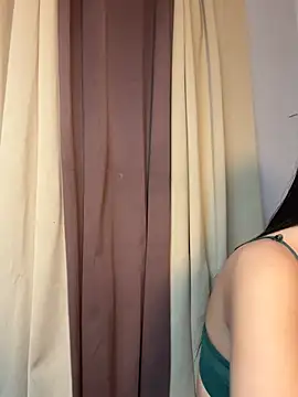 Diannellove online show from July 11, 2026, 4:32 pm