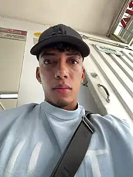 Bryan robayo5 online show from July 31, 2026, 5:45 pm