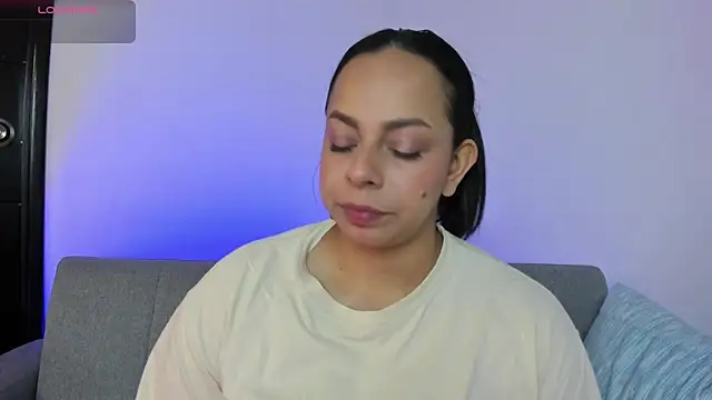 Snapshot of jimena_chic1 chatting on June 23, 2026, 3:32 pm jimena chic1 online show from June 23, 2026, 3:32 pm
