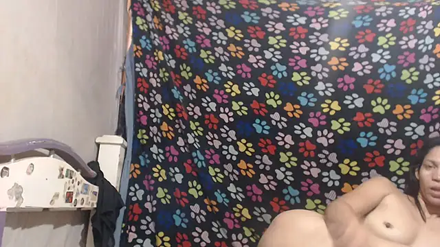 Snapshot of ELIZABET2- chatting on May 10, 2026, 11:48 am ELIZABET2- online show from May 10, 2026, 11:48 am
