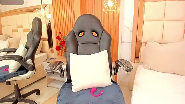 Snapshot of samantha_quinnn chatting on July 10, 2026, 5:01 am samantha quinnn online show from July 10, 2026, 5:01 am