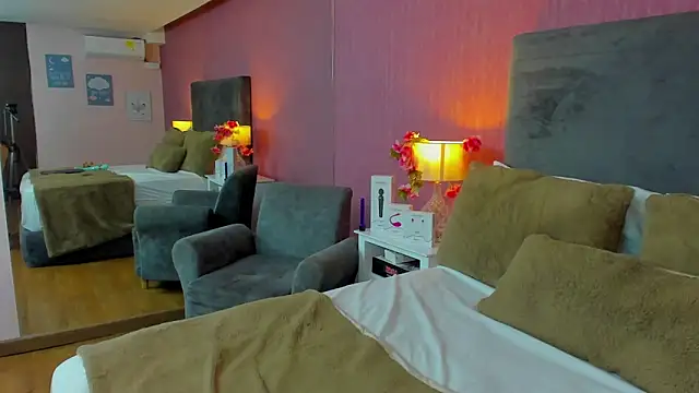 ArianaRosee  online show from March 6, 2026, 2:46 pm