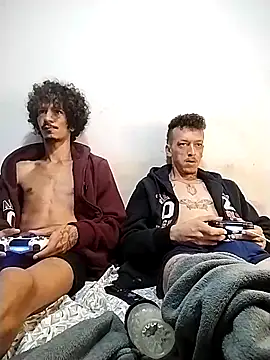 Snapshot of theyllorwillian chatting on December 5, 2025, 6:33 am theyllorwillian online show from December 5, 2025, 6:33 am