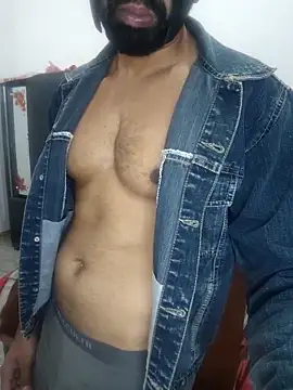 Snapshot of Amit22122 chatting on January 8, 2026, 12:35 am Amit22122 online show from January 8, 2026, 12:35 am