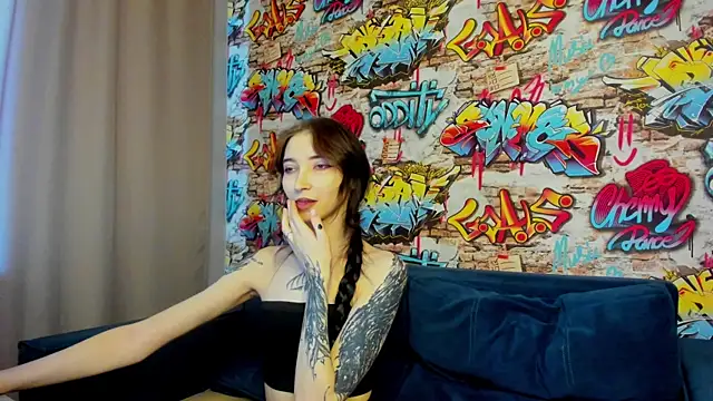 Snapshot of Ellen_Hops chatting on May 19, 2026, 9:04 am Ellen Hops online show from May 19, 2026, 9:04 am