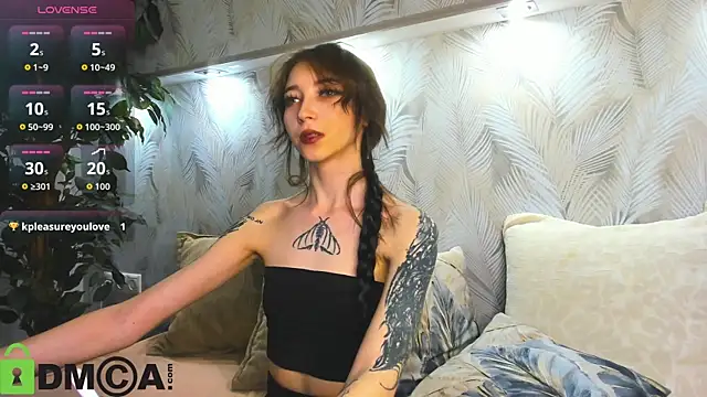 Snapshot of Ellen_Hops chatting on June 19, 2026, 9:02 am Ellen Hops online show from June 19, 2026, 9:02 am