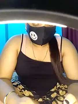 priya2098 online show from July 9, 2026, 7:07 pm