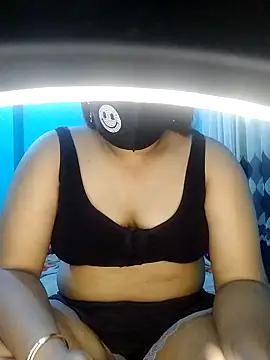priya2098 online show from August 5, 2026, 6:11 pm