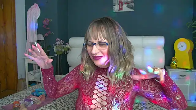 Cougar Milff online show from May 18, 2026, 4:02 pm