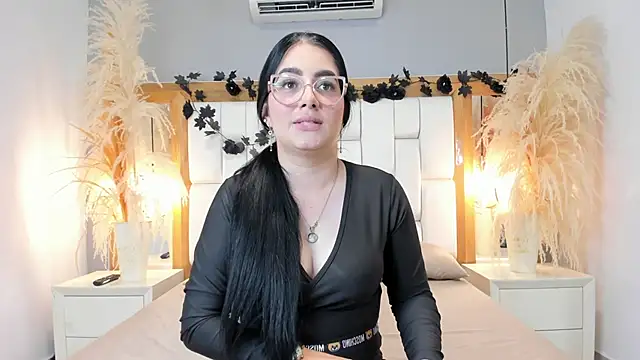 Snapshot of GabyJhons chatting on December 16, 2025, 6:13 pm GabyJhons online show from December 16, 2025, 6:13 pm