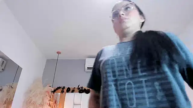 Snapshot of GabyJhons chatting on December 17, 2025, 6:03 pm GabyJhons online show from December 17, 2025, 6:03 pm