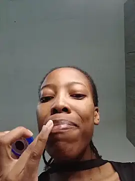 MsParisSmith online show from November 29, 2025, 1:25 pm