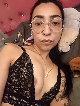 Yani-14 online show from April 30, 2026, 11:09 pm