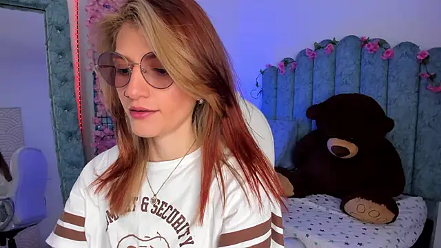 Ash 20  online show from November 29, 2025, 2:09 pm