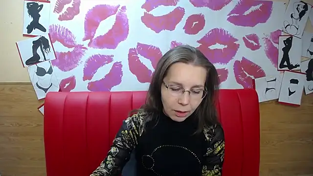 Snapshot of DaisyEdit chatting on December 5, 2025, 6:11 am DaisyEdit online show from December 5, 2025, 6:11 am