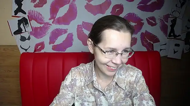 Snapshot of DaisyEdit chatting on December 14, 2025, 6:30 am DaisyEdit online show from December 14, 2025, 6:30 am