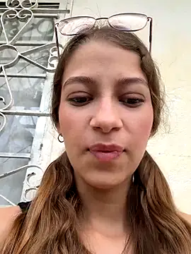 Vanneskk online show from December 2, 2025, 1:05 pm