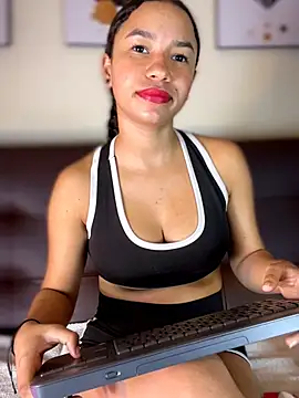 Snapshot of ZoeyFierce chatting on July 10, 2026, 7:38 pm ZoeyFierce online show from July 10, 2026, 7:38 pm