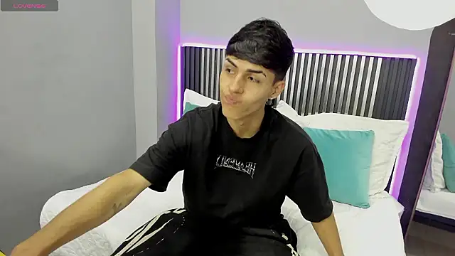 Ethan Jamees online show from March 3, 2026, 8:15 pm