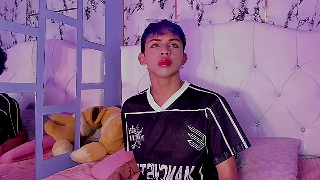 Prince Apolo online show from December 4, 2025, 7:55 pm