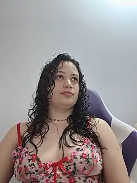 Alana 444 online show from June 9, 2026, 4:02 am