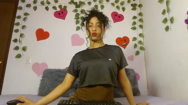 MarillynMorgan online show from June 12, 2026, 4:17 pm
