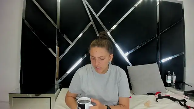 Alyssa Noah online show from April 27, 2026, 3:59 am