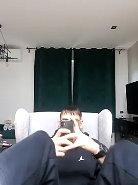 Snapshot of martme69 chatting on December 17, 2025, 9:15 am martme69 online show from December 17, 2025, 9:15 am