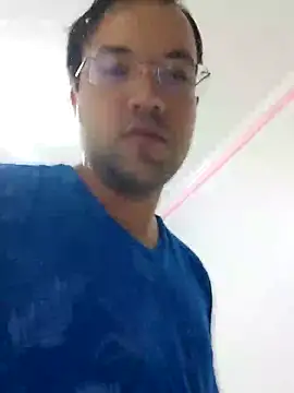 Snapshot of Silvakkfitk chatting on May 21, 2026, 8:10 am Silvakkfitk online show from May 21, 2026, 8:10 am