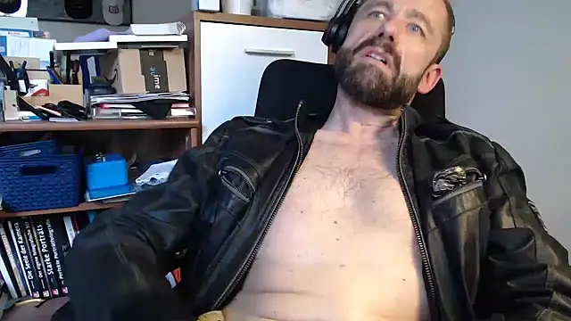 Snapshot of TheJoker_80 chatting on June 10, 2026, 6:18 pm TheJoker 80 online show from June 10, 2026, 6:18 pm