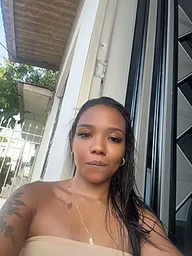 Snapshot of caro_ebony chatting on May 17, 2026, 10:06 pm caro ebony online show from May 17, 2026, 10:06 pm