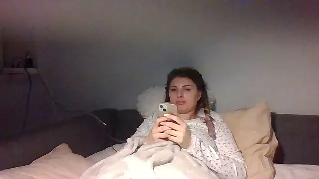 Devil Maiden online show from March 12, 2026, 6:58 pm