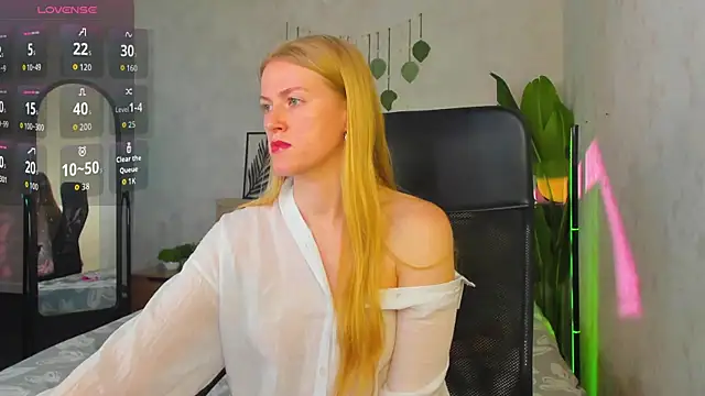 Snapshot of Alicia_Hars chatting on June 9, 2026, 12:00 am Alicia Hars online show from June 9, 2026, 12:00 am